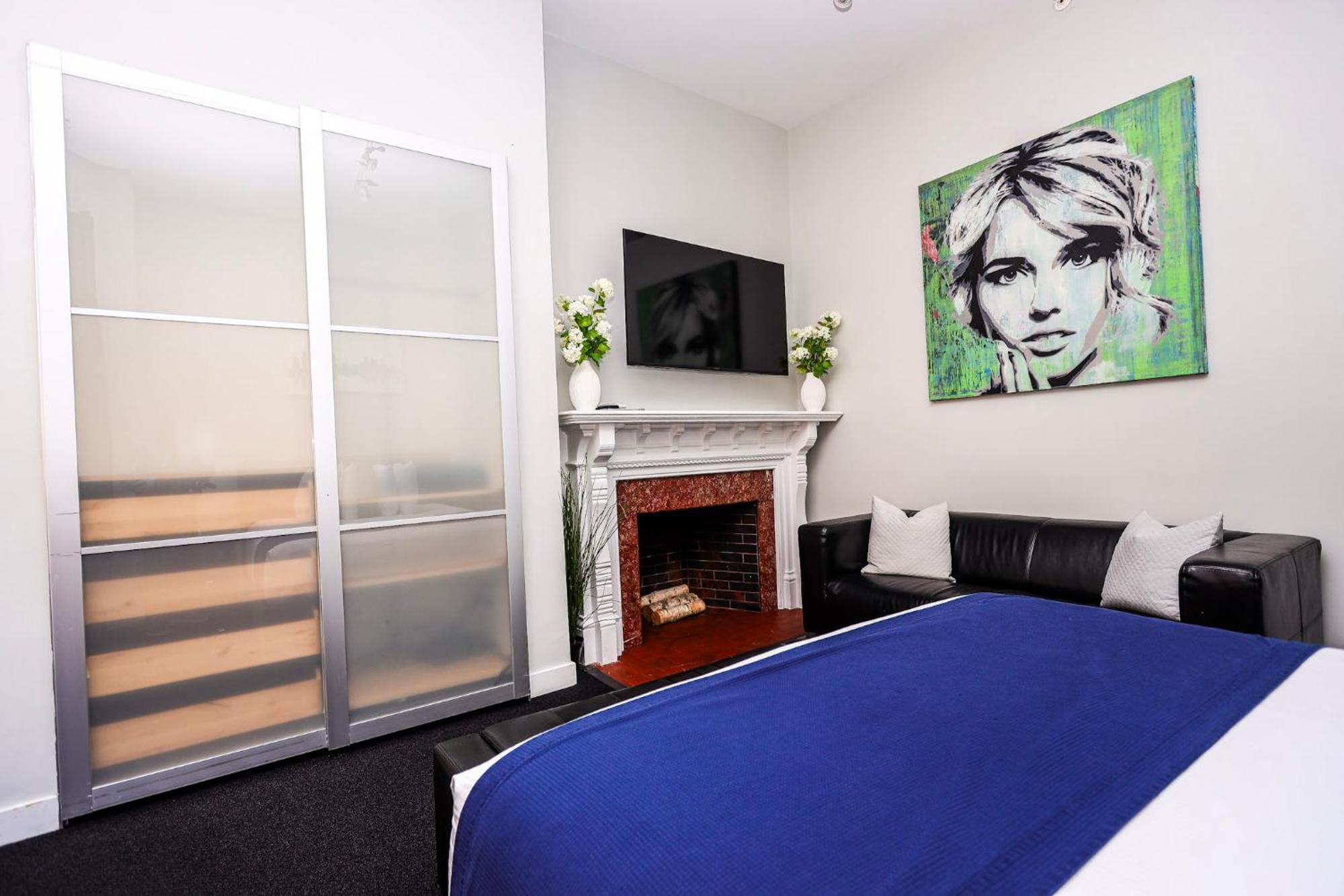 Large Stylish Newbury Street Studio W/ Kitchen ボストン エクステリア 写真