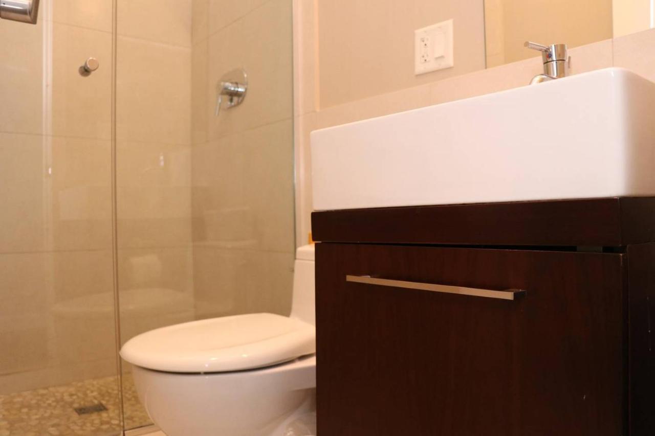 Large Stylish Newbury Street Studio W/ Kitchen ボストン エクステリア 写真